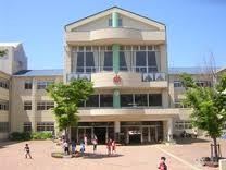 小学校　神戸市立井吹西小学校（小学校）まで935m