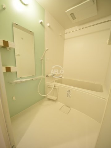 バス・シャワールーム　セレニテ心斎橋グランデ　風呂