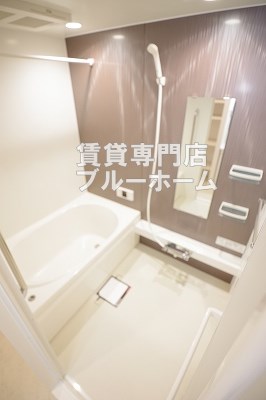 バス・シャワールーム　浴室乾燥機・追い炊き機能付きのお風呂！