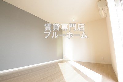 その他部屋・スペース　5.7帖の明るい洋室！