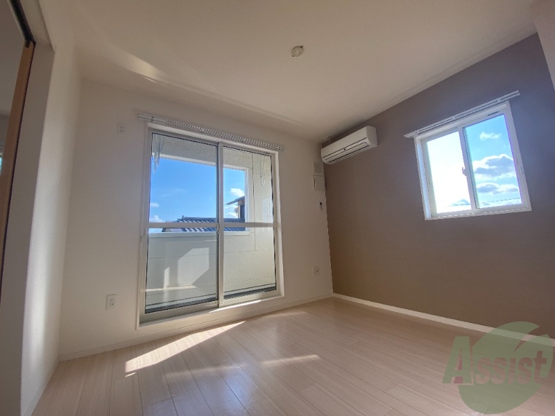 居室・リビング　陽当たり良好で、広々としたリビングです。