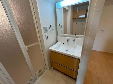 洗面設備　洗髪洗面化粧台