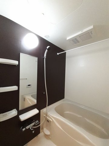 バス・シャワールーム　ゆったり過ごせるお風呂です