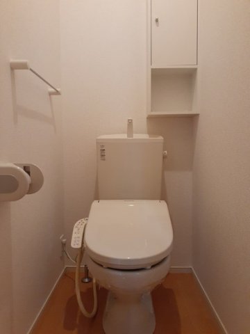 トイレ　清潔感のあるトイレです