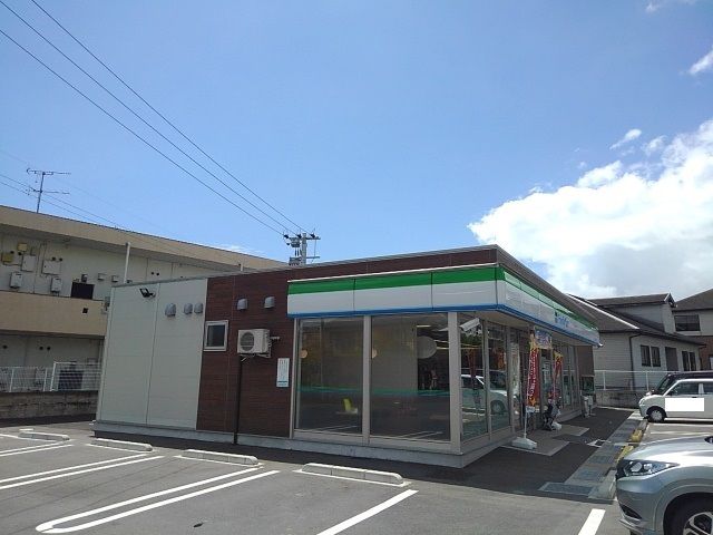 コンビニ　ファミリーマート加納バイパス店（コンビニ）まで240m