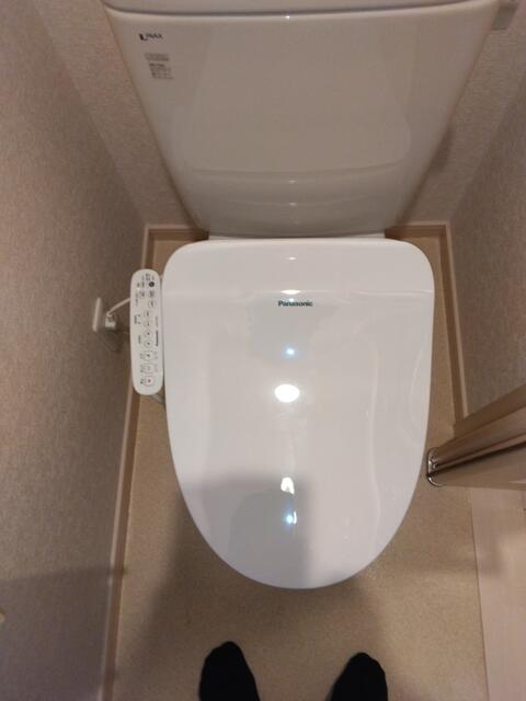 トイレ　温水洗浄便座