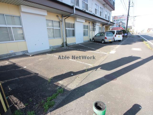 駐車場　駐車場