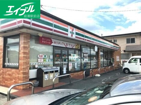コンビニ　セブンイレブン岡山高松店（コンビニ）まで977m