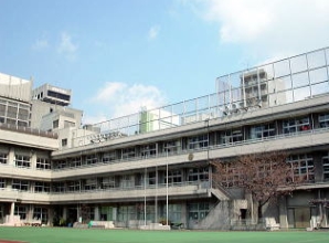 小学校　京橋築地小学校（小学校）まで270m