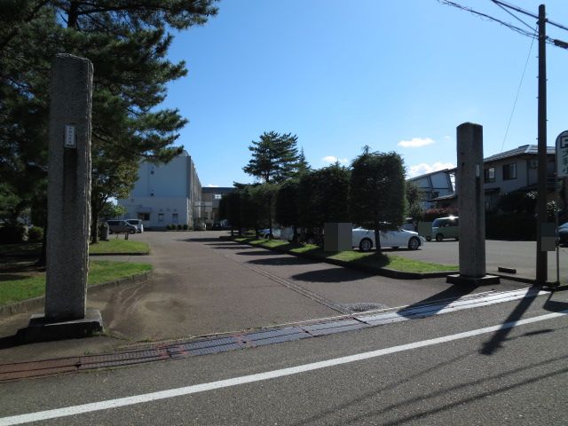 小学校　上越市小学校大和小学校（小学校）まで583m