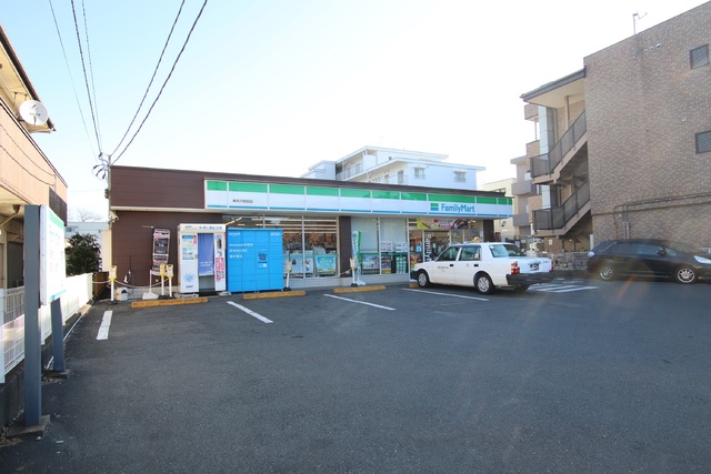 コンビニ　ファミリーマート　東所沢駅前店（コンビニ）まで300m
