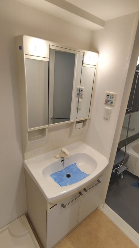 洗面設備　スペースが確保できる洗面所です