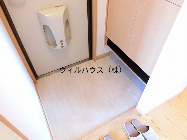 玄関　シューズボックスあり！