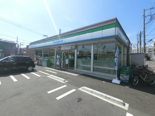 コンビニ　ファミリーマート 稲毛穴川一丁目店（コンビニ）まで640m