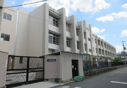 小学校　東桃谷小学校（小学校）まで371m
