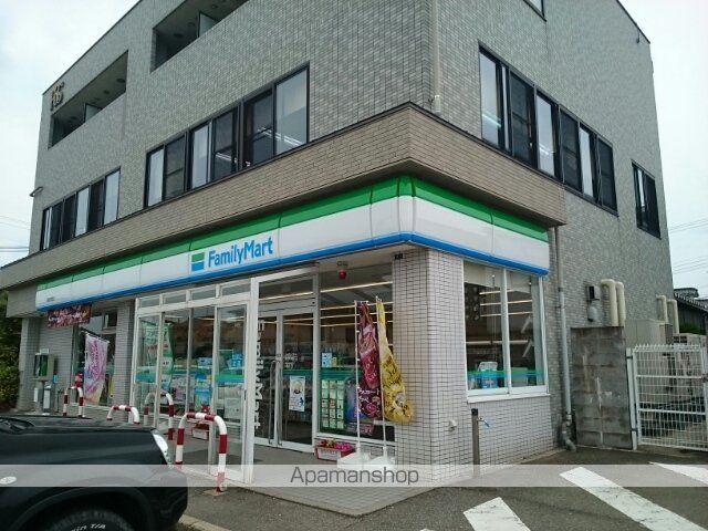 コンビニ　ファミリーマート天野店（コンビニ）まで140m