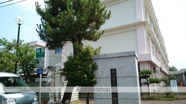 小学校　新潟市立曽野木小学校（小学校）まで700m