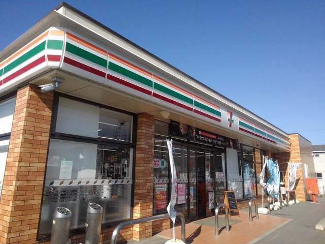 コンビニ　セブンイレブン（コンビニ）まで160m