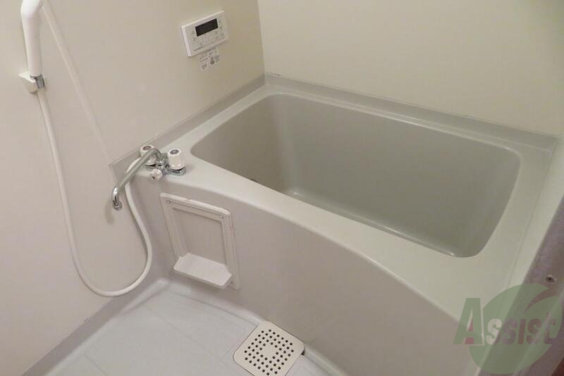 バス・シャワールーム　浴室はゆったり浸かれるサイズ感になっていますね。