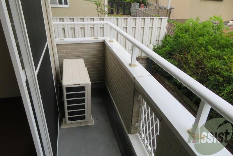 バルコニー　バルコニーは天気の良い日には洗濯物も良く乾きますね。