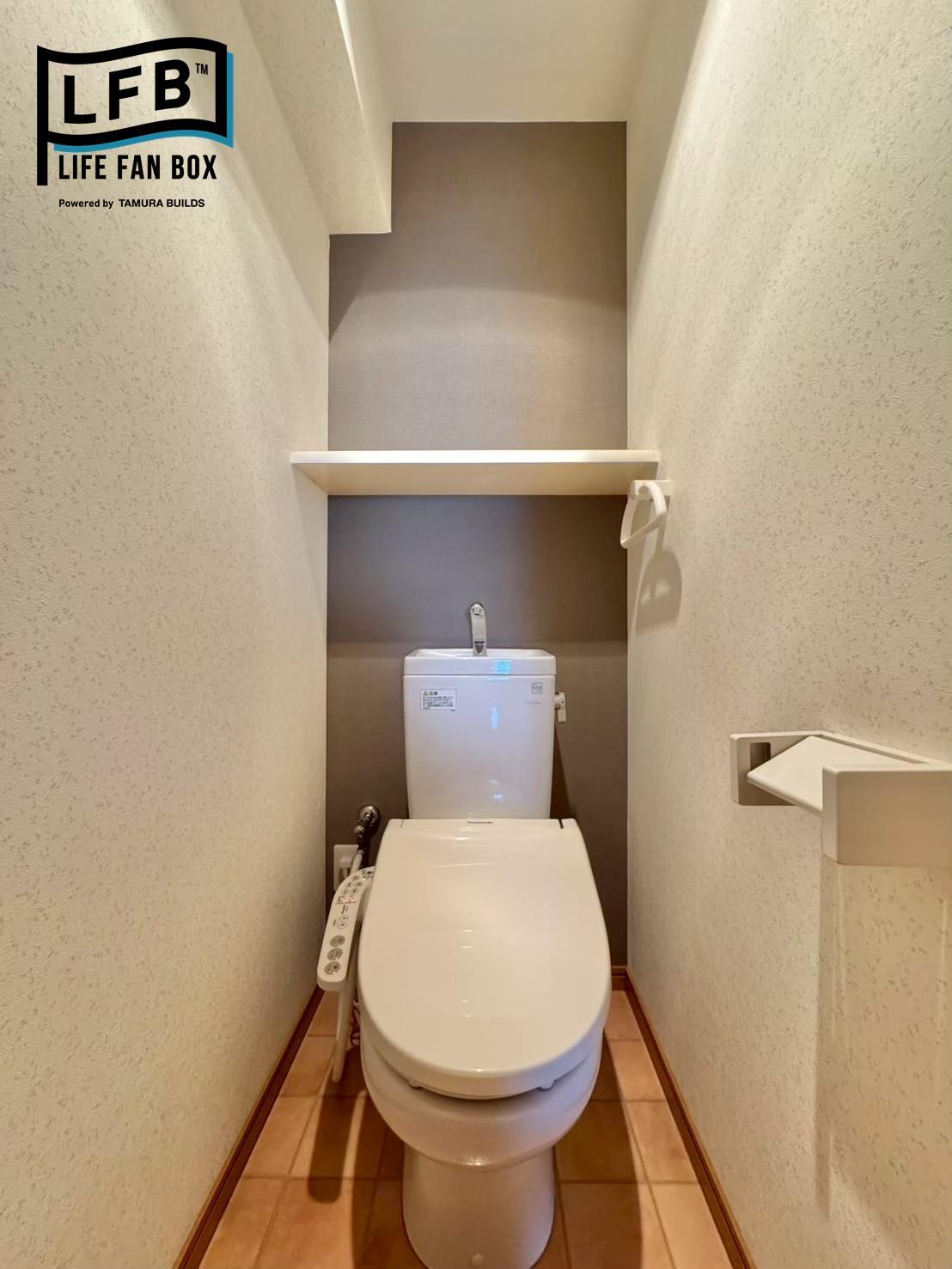 トイレ　写真は反転タイプ。現況優先となります。