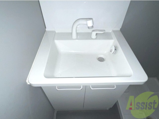 洗面設備　洗面台は独立しています。朝の身支度はこちらでどうぞ～