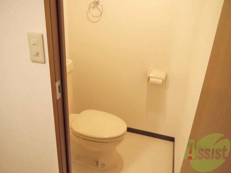 トイレ　ゆったりしたスペース、そして、清潔感のあるトイレです。