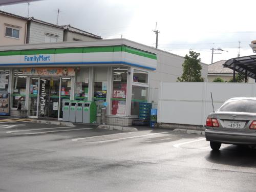 コンビニ　ファミリーマート（コンビニ）まで507m