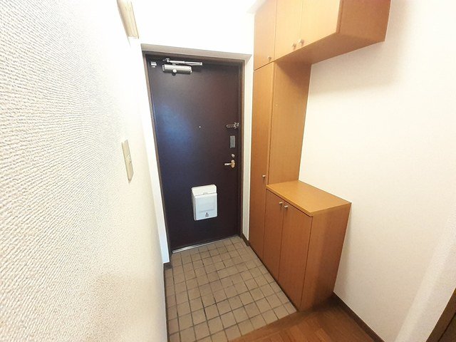 玄関　収納もある玄関です