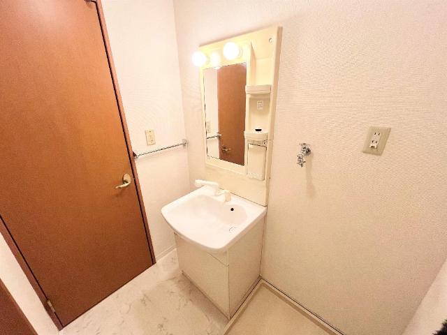 洗面設備　洗髪洗面化粧台