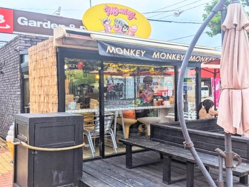 飲食店　モンキークレープショップ（飲食店）まで202m