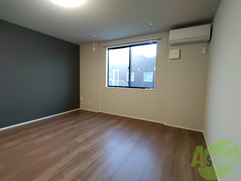 その他部屋・スペース　よく陽が差す、明るい室内で快適にお過ごしいただけます。