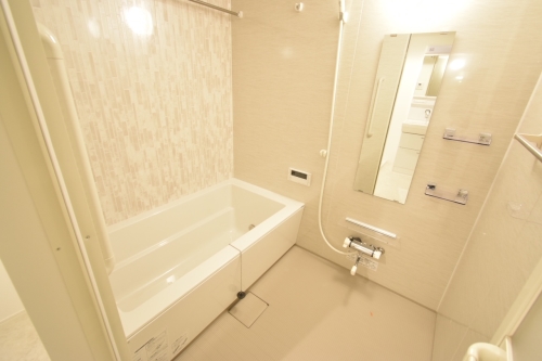 バス・シャワールーム　１４１８サイズ・浴室暖房乾燥機付き・サーモ水栓・ＩＯＴ給湯で