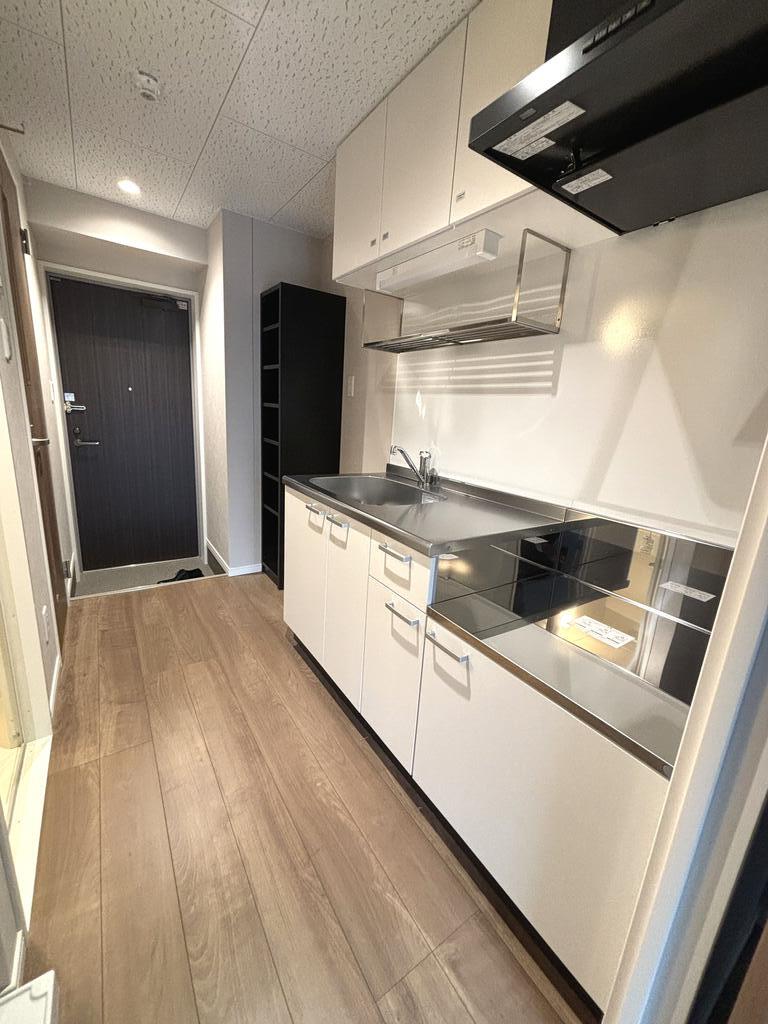 キッチン　※画像は302号室参考写真となります。