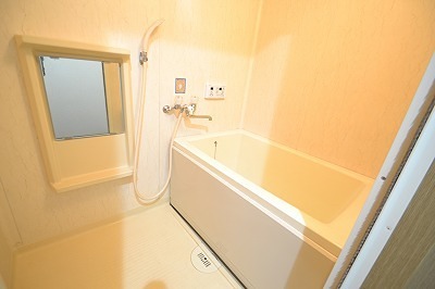 バス・シャワールーム　あると嬉しい追い炊き機能付きですｌ