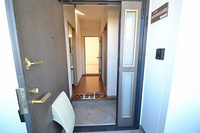 玄関　シューズボックス完備の玄関です。