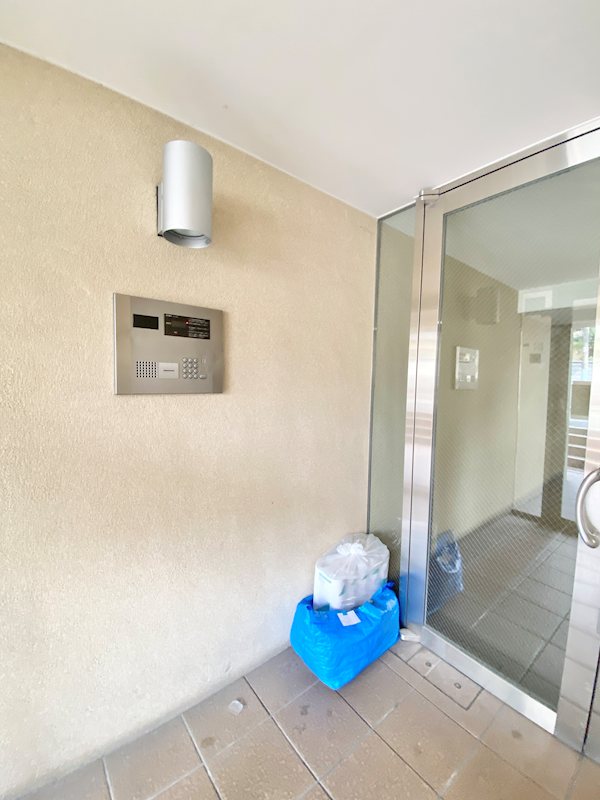 エントランス　オートロック