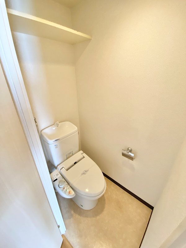 トイレ　ウォシュレット付