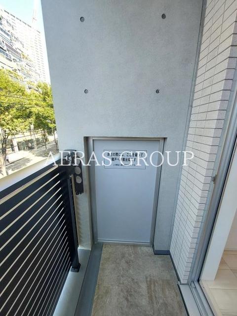 バルコニー　同タイプ住居