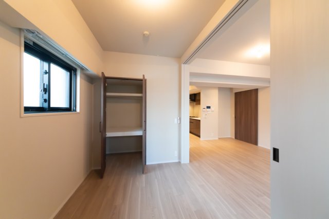 居室・リビング　明るい洋室です