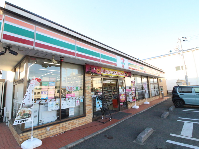 コンビニ　セブンイレブン（コンビニ）まで400m