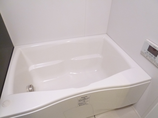 バス・シャワールーム　浴室乾燥機・追焚き給湯の浴室！多機能です♪