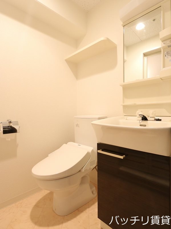 トイレ　※同マンション別部屋写真の為、現状優先。