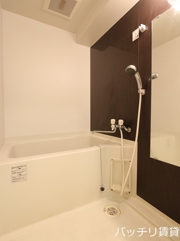バス・シャワールーム　※同マンション別部屋写真の為、現状優先。