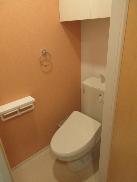 トイレ　写真は別の部屋のものです。