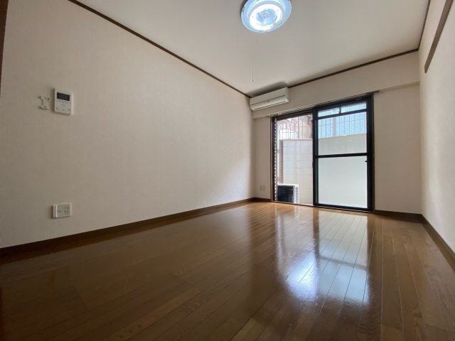 居室・リビング　エアコン付きで初期費用を抑えたい方にもおすすめです。