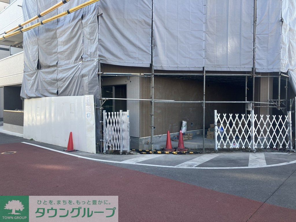 エントランス　駐車場