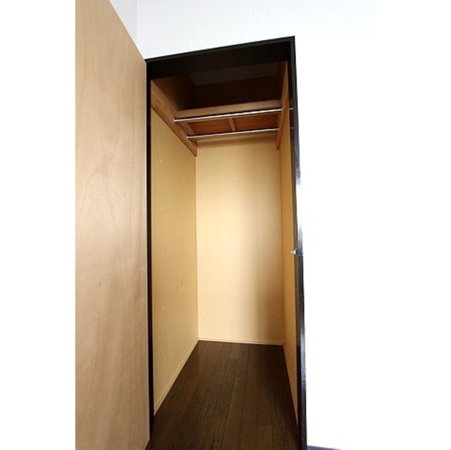 収納　４．５帖洋室収納