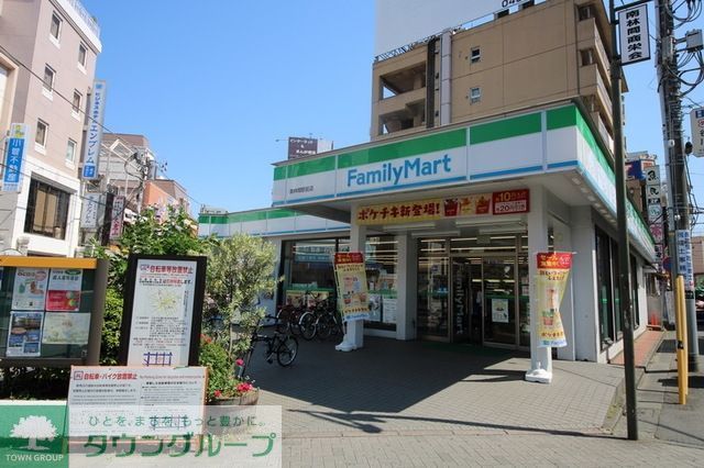 コンビニ　ファミリーマート 南林間駅前店（コンビニ）まで469m