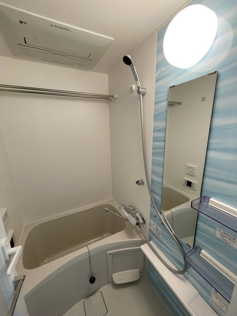 バス・シャワールーム　シンプルで機能的なユニットバスです！